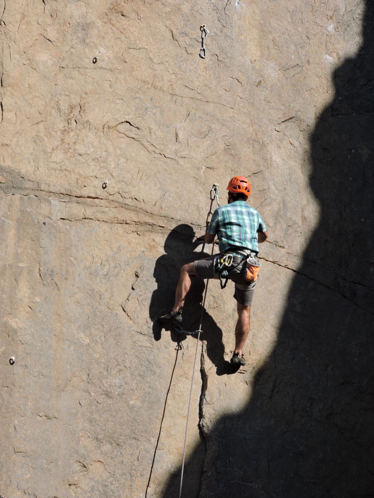 Valle del Picapedrero: tirolesas, escalada y rappel entre las rocas de Tandil